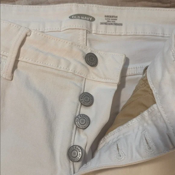 Old Navy white button fly jeans - Picture 3 of 6